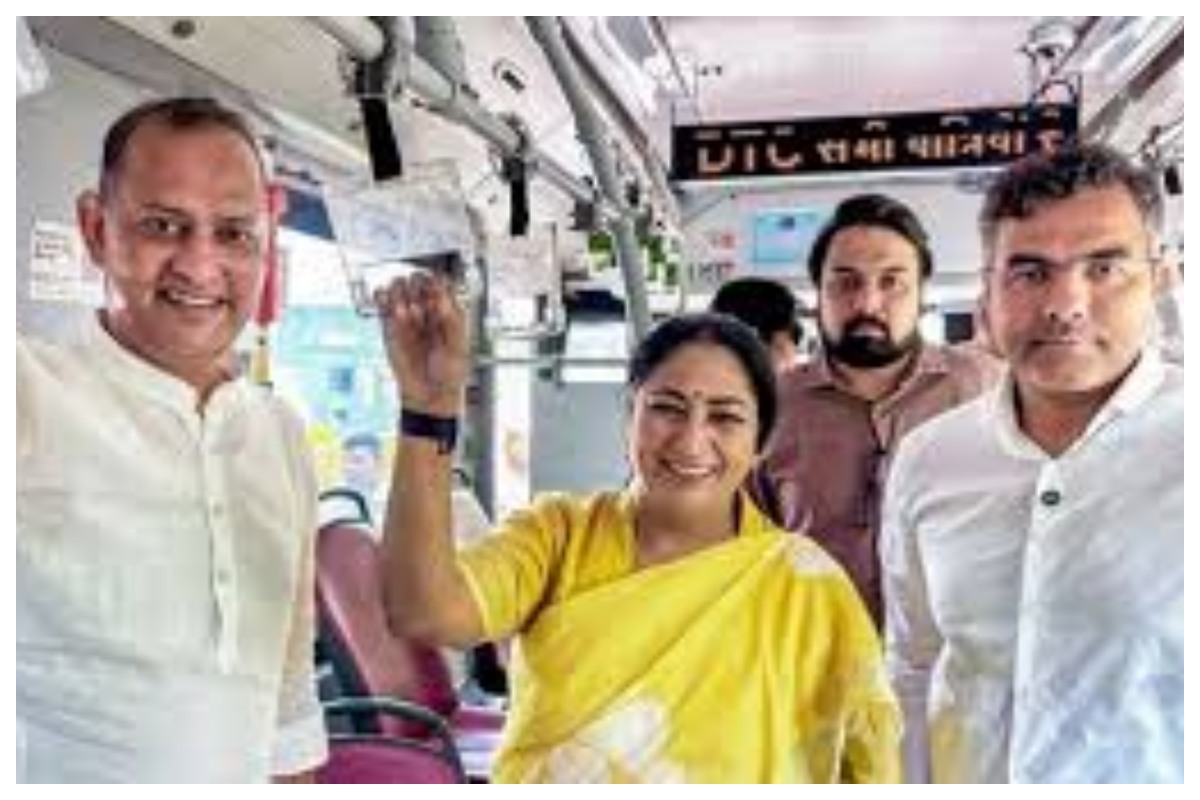 delhi-cm-rekha-gupta-metro-monday-fuel-conservation-appeal-work-from-home-rules